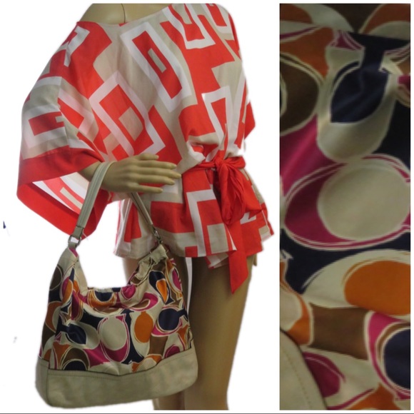 Coach Handbags - Women’s rare coach multicolored  scarf purse.